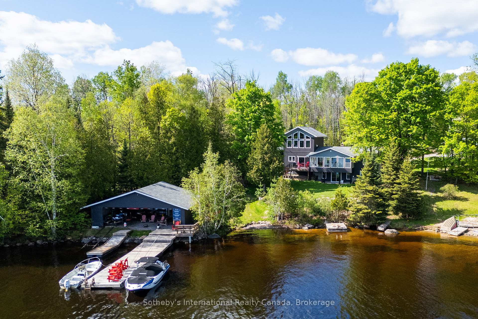 126 CHAPMAN Drive SE, Magnetawan, ON P0A 1P0