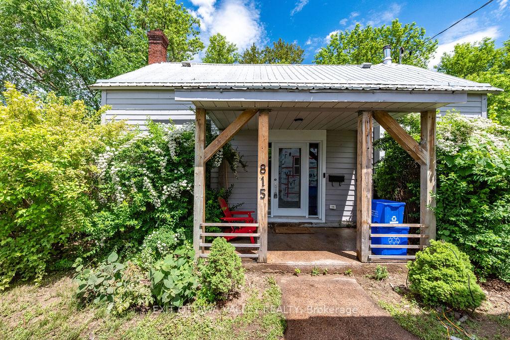 815 Pembroke Street W, Pembroke, ON K8A 5P5