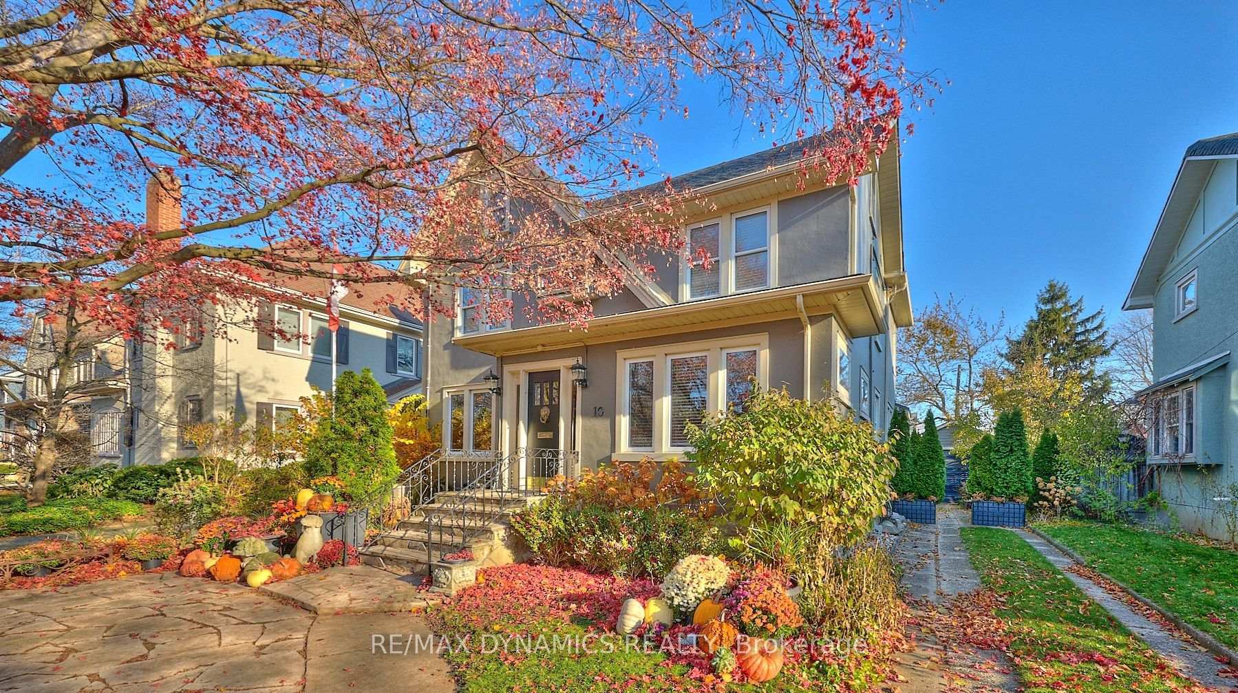 10 Thairs Avenue, St. Catharines, ON L2R 6P1
