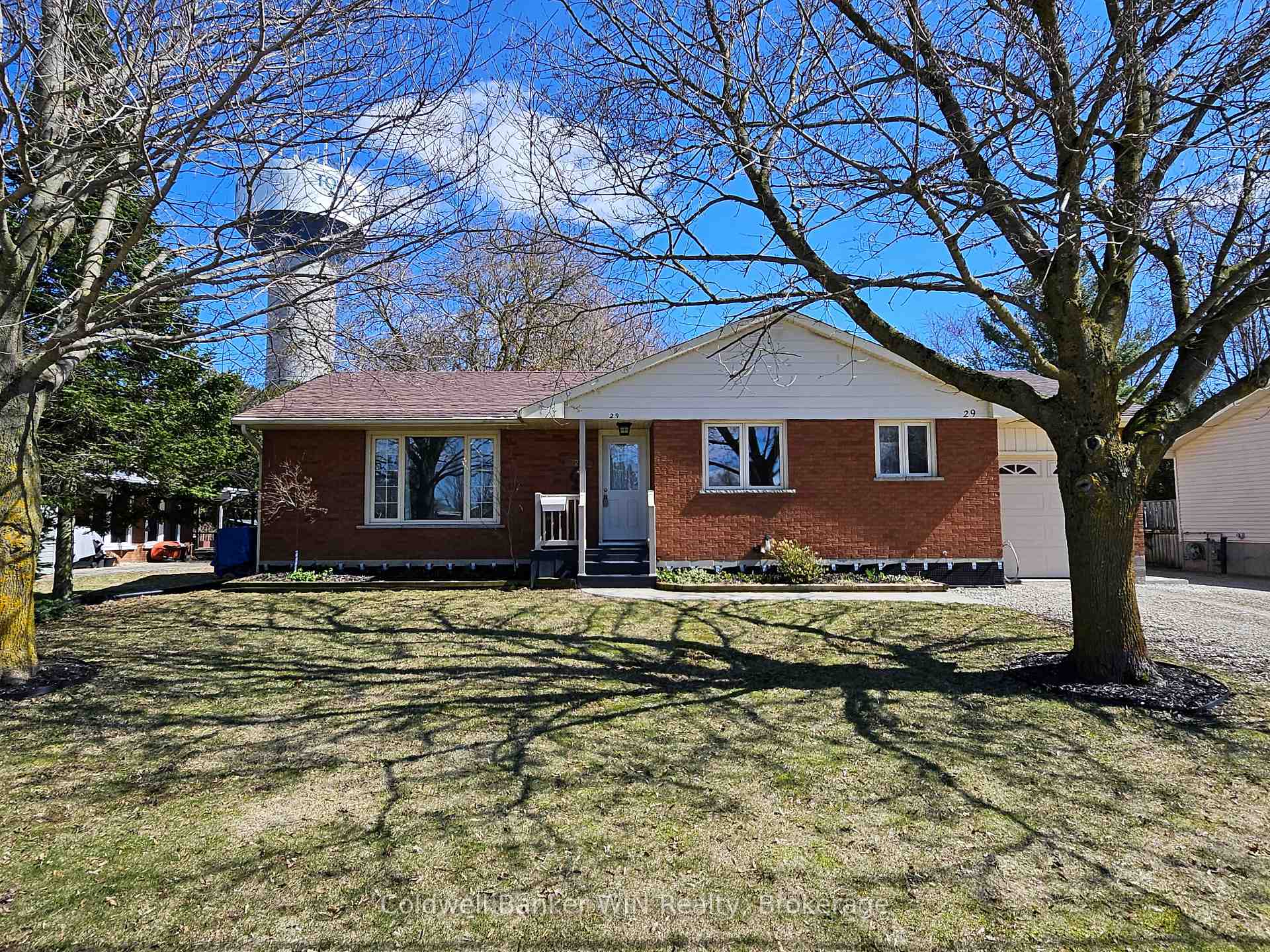 29 John Street W, Minto, ON N0G 1M0