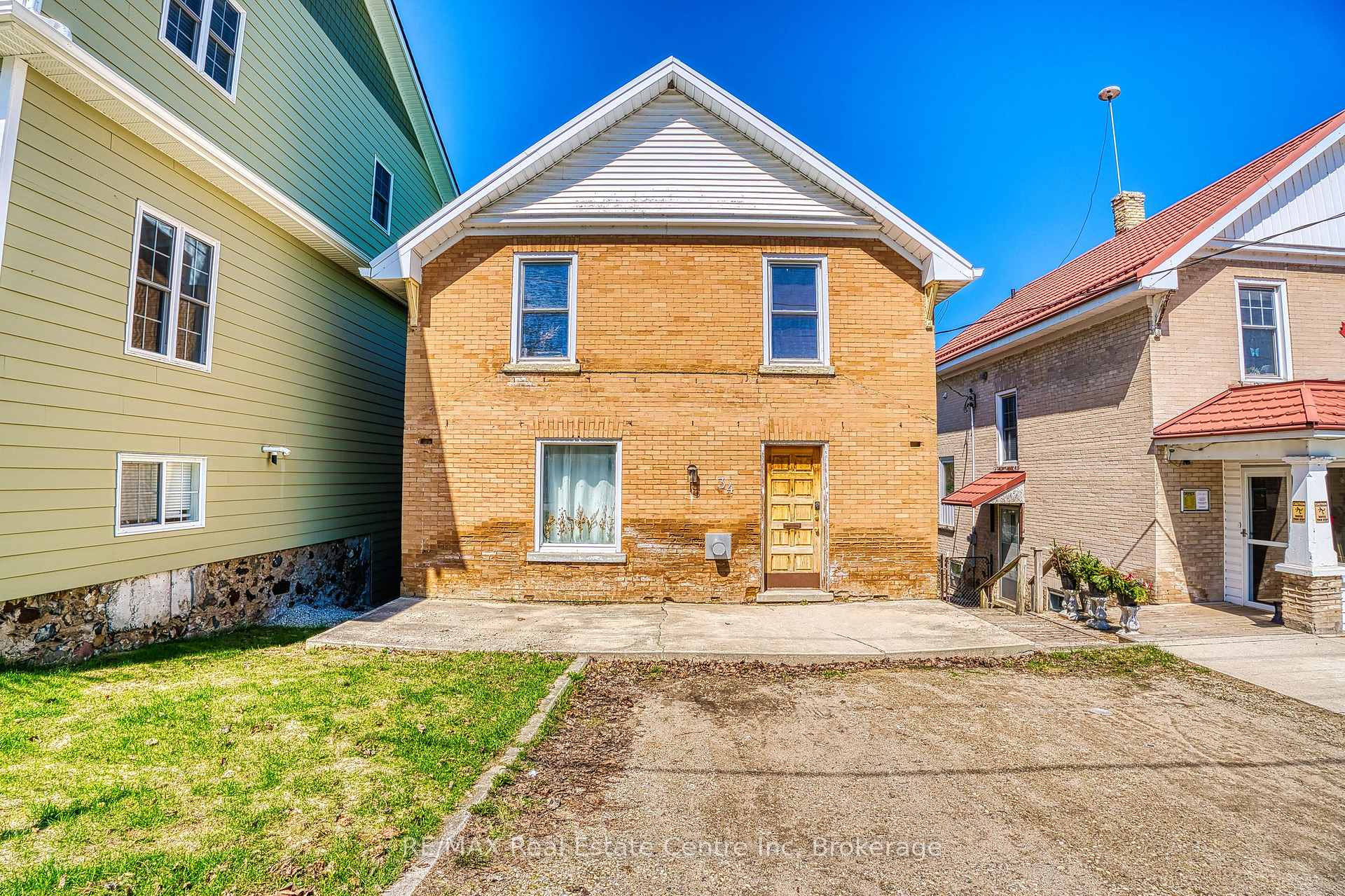 34 Wellington Street, Mapleton, ON N0G 1P0