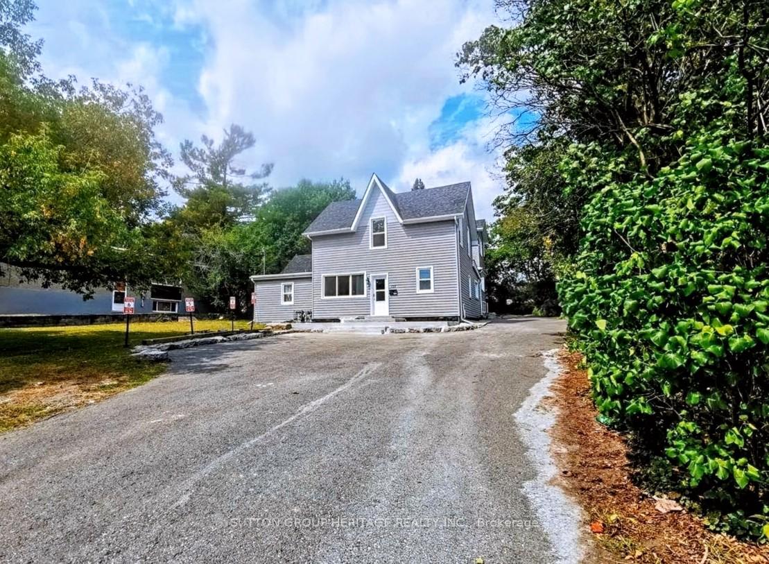 717 King Street W, Kingston, ON K7M 2G3