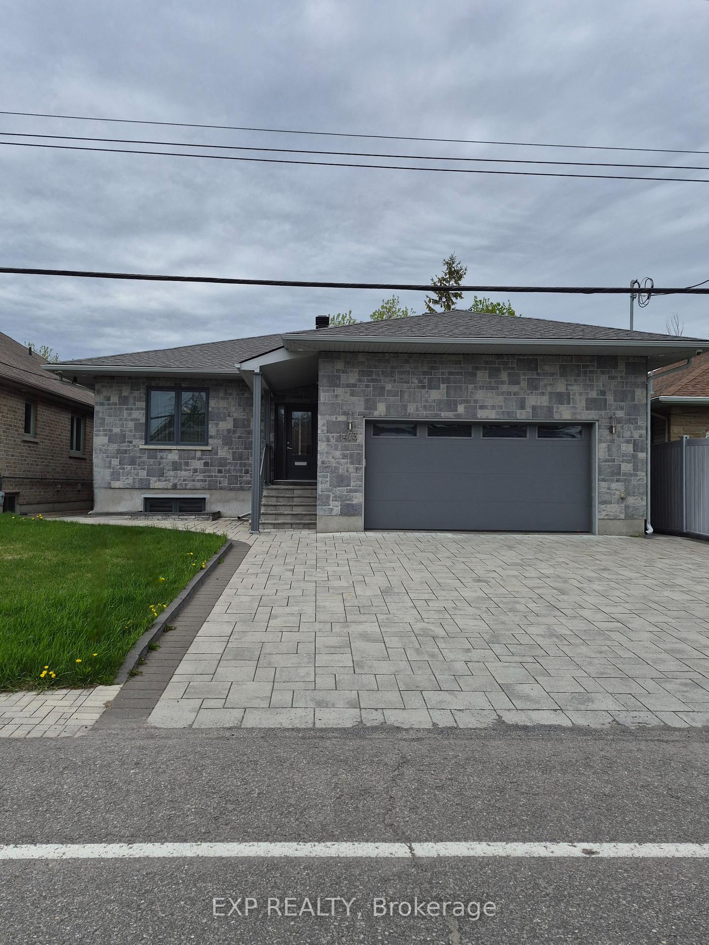 1473 Rosebella Avenue W, Blossom Park - Airport and Area, ON K1T 1E5