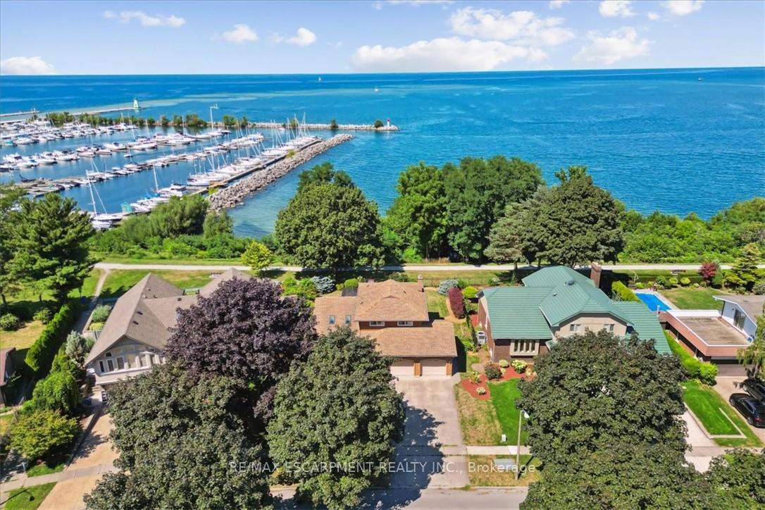 93 Westgate Park Drive, St. Catharines, ON L2N 5X1
