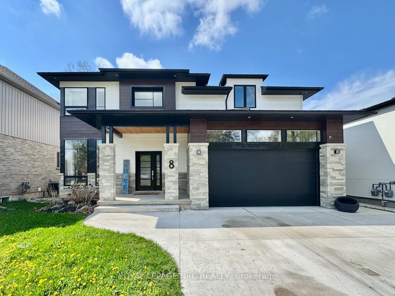 8 Hilda Street, Welland, ON L3C 0H3