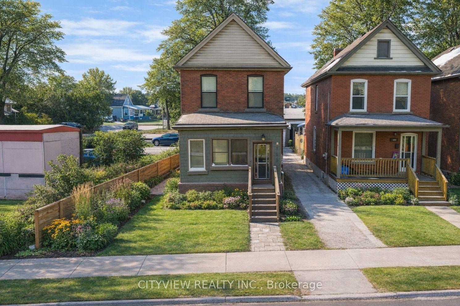 382 Beach Road, Hamilton, ON L8H 3K5