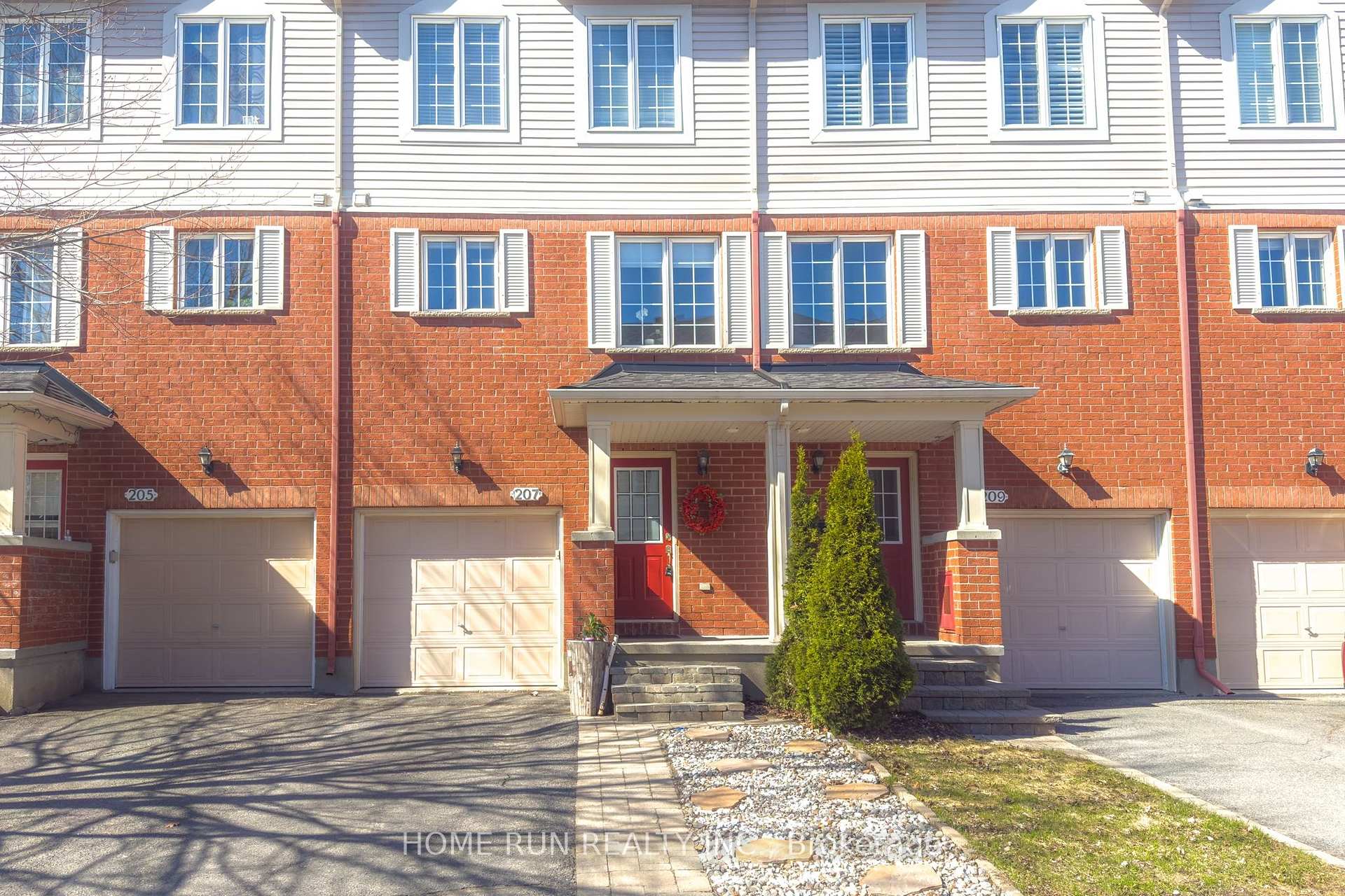 90 EDENVALE Drive 207, Kanata, ON K2K 3N9