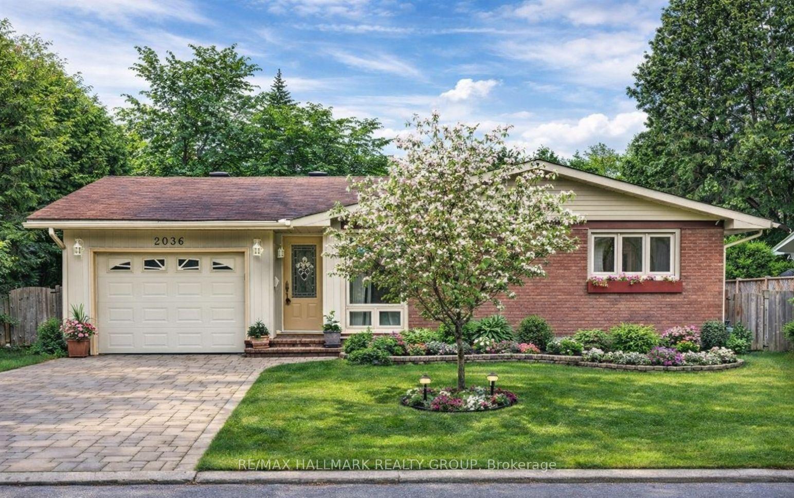 2036 KINGS GROVE Crescent, Beacon Hill North - South and Area, ON K1J 6G1
