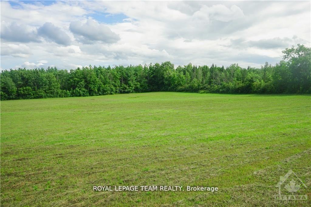 8530 VICTORIA Street, Greely - Metcalfe - Osgoode - Vernon and Area, ON K0A 2P0