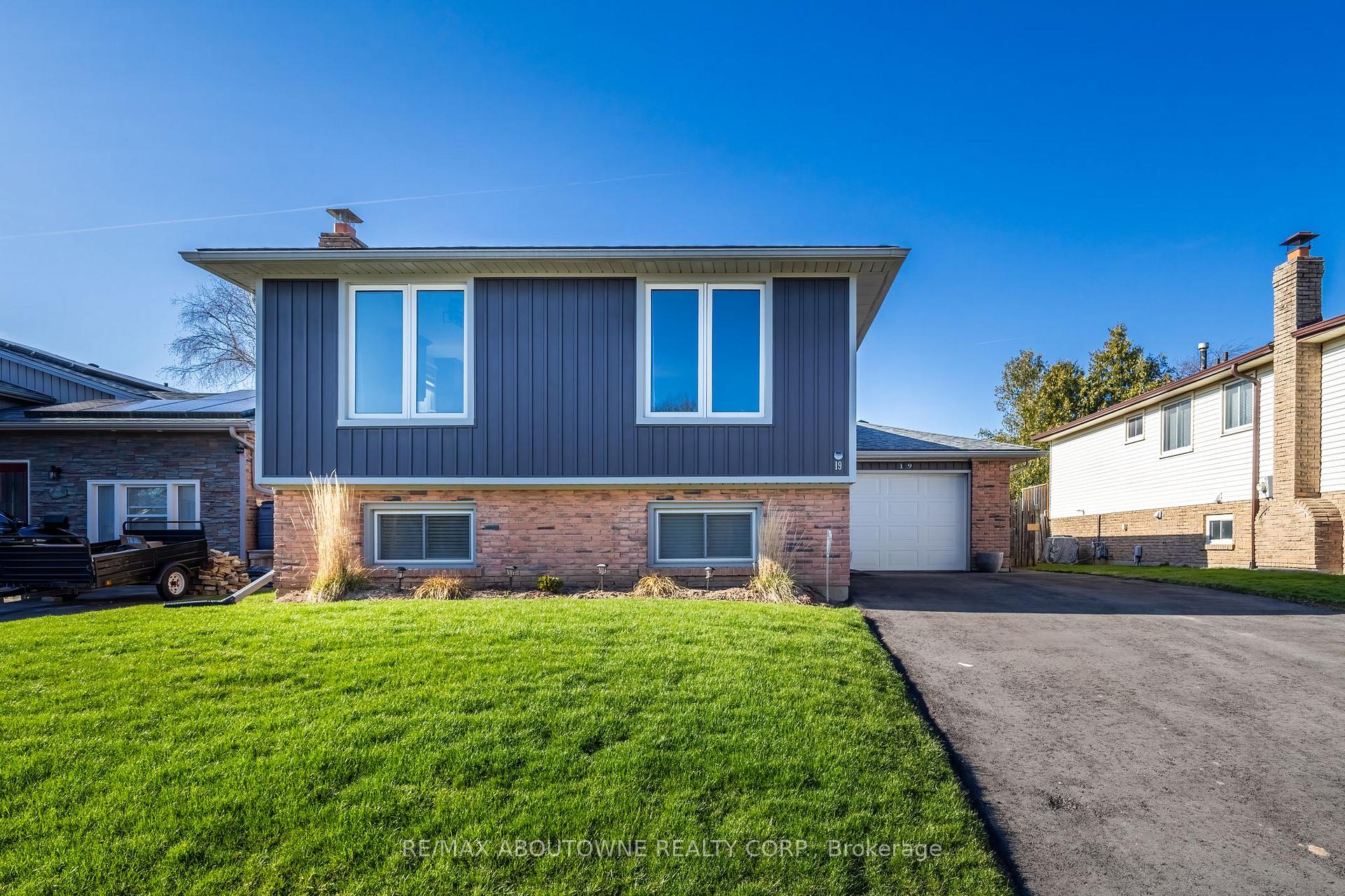 19 Southglen Road, Brant, ON N3R 6Z8