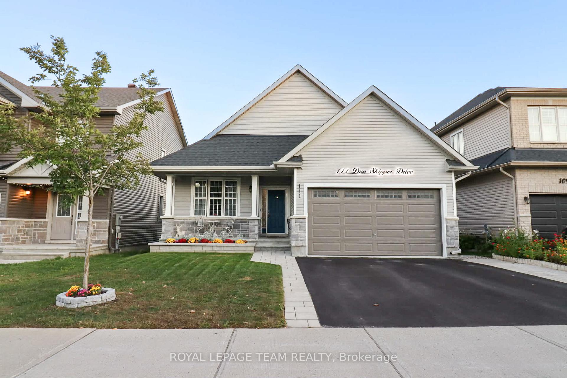 111 Dun Skipper Drive, Blossom Park - Airport and Area, ON K1X 0G1