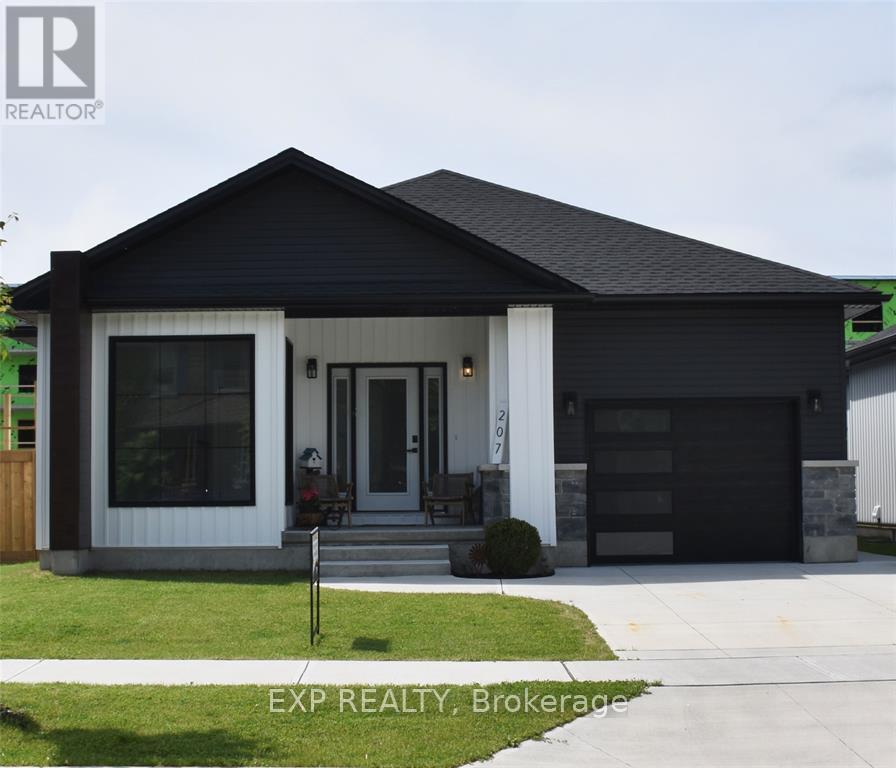 207 Essex Street, Sarnia, ON N7T 0C2