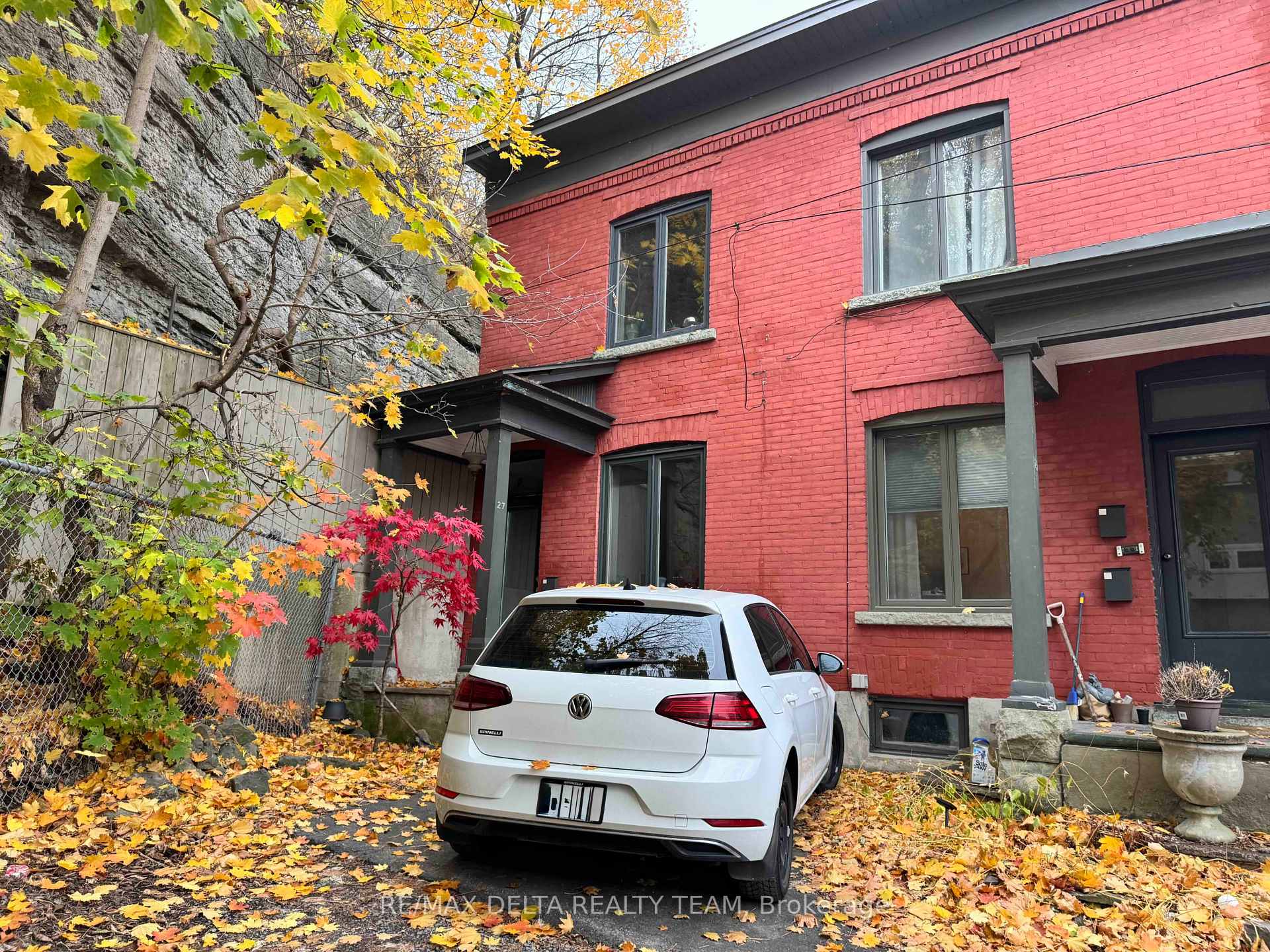 27 Perkins Street, West Centre Town, ON K1R 7G4