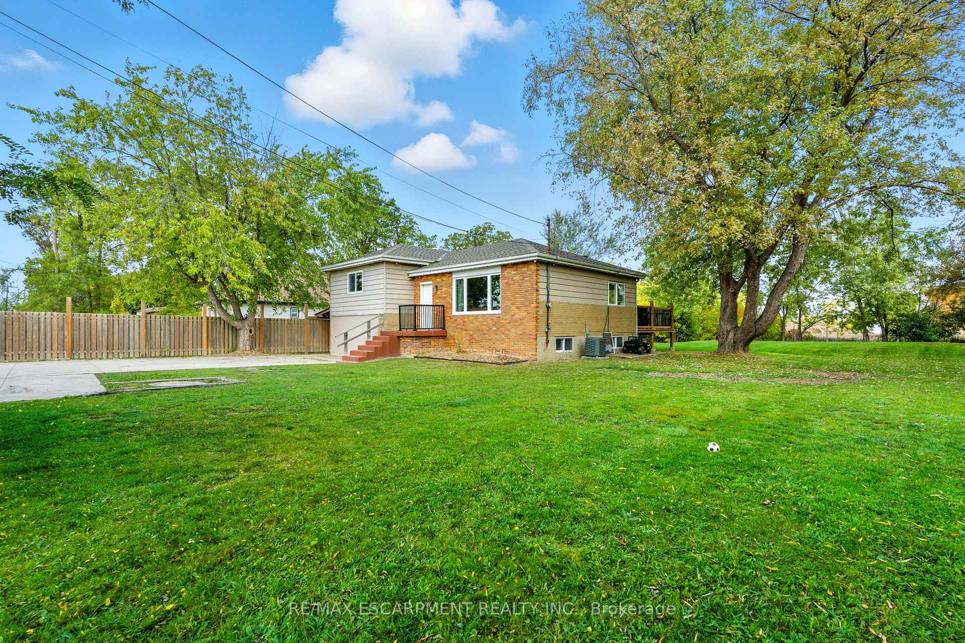 293 #20 REGIONAL Road, Hamilton, ON L8J 3H4