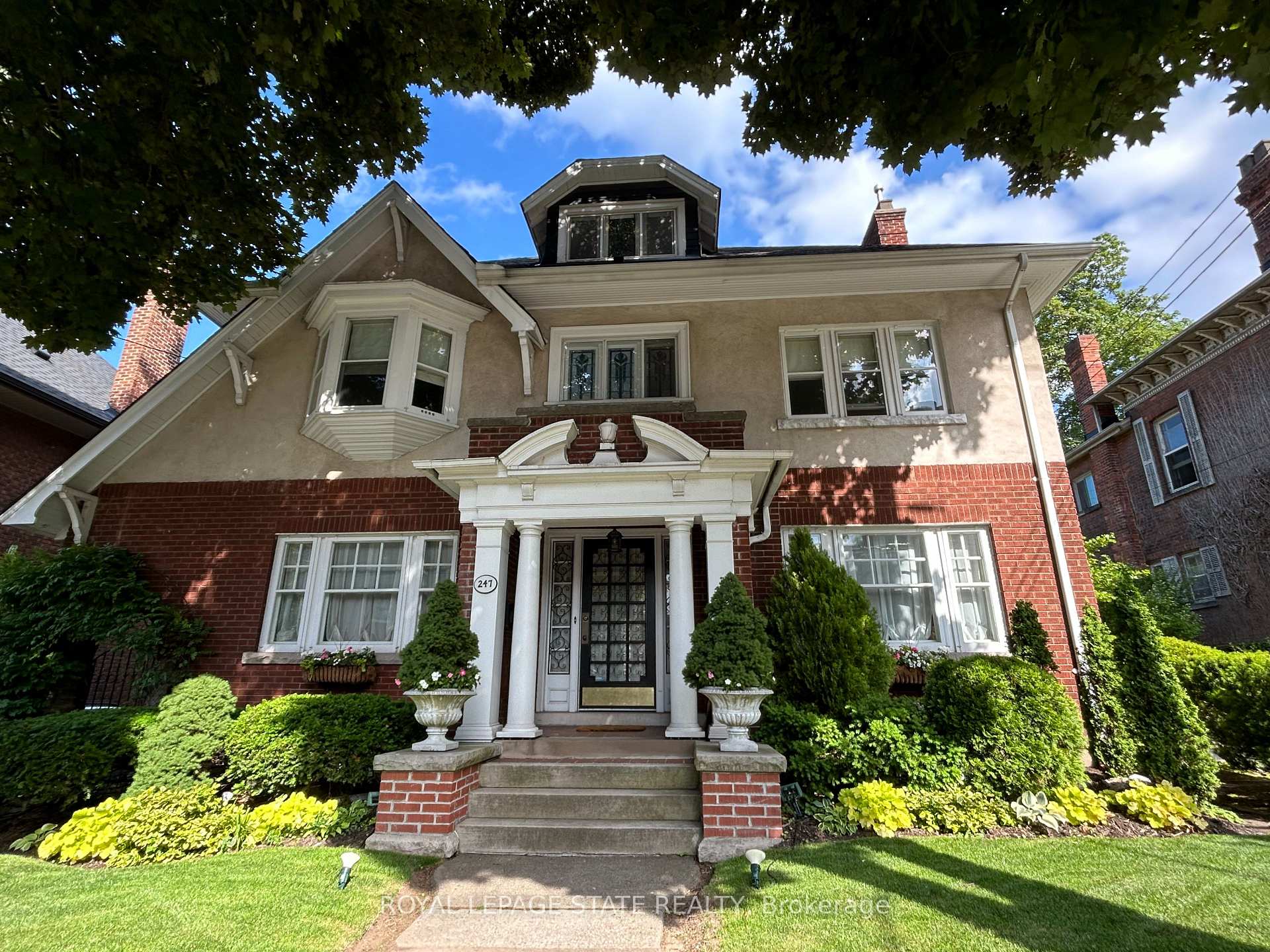 247 MacNab Street S, Hamilton, ON L8P 3E2