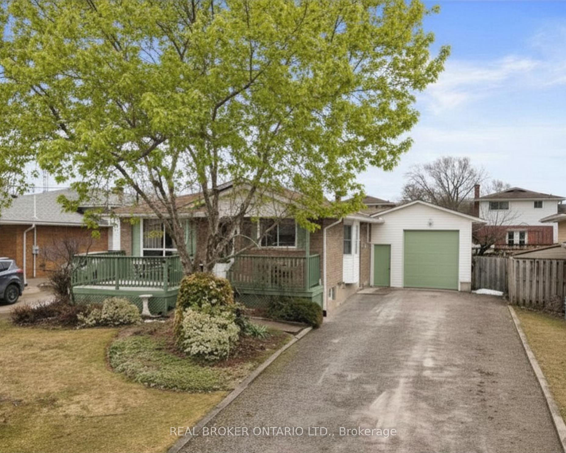 20 Brackencrest Road, St. Catharines, ON L2P 3K8