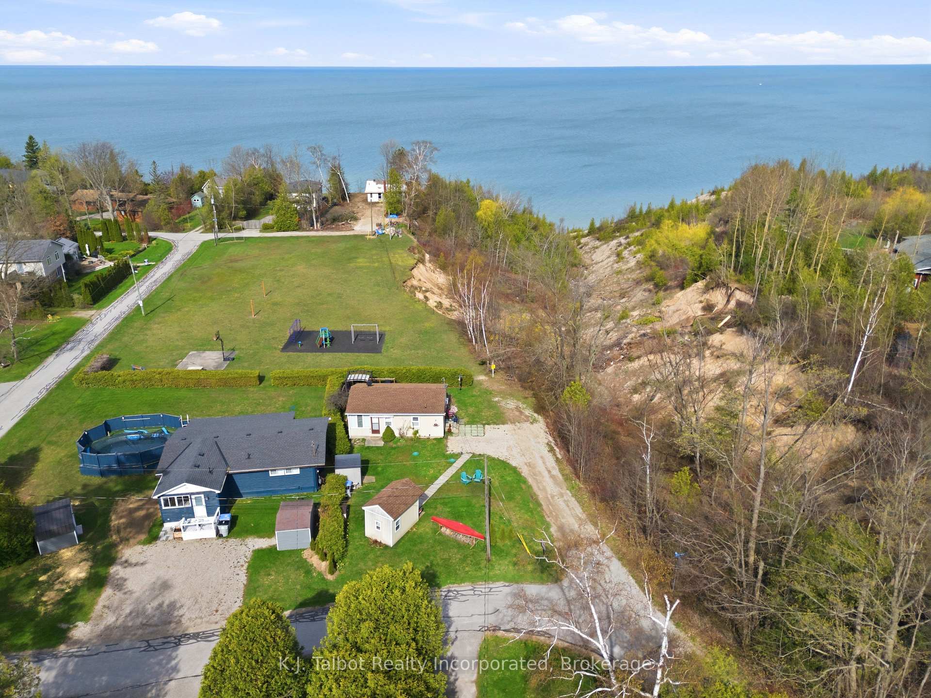 9 Ravine Park Road N, Central Huron, ON N7A 3X8
