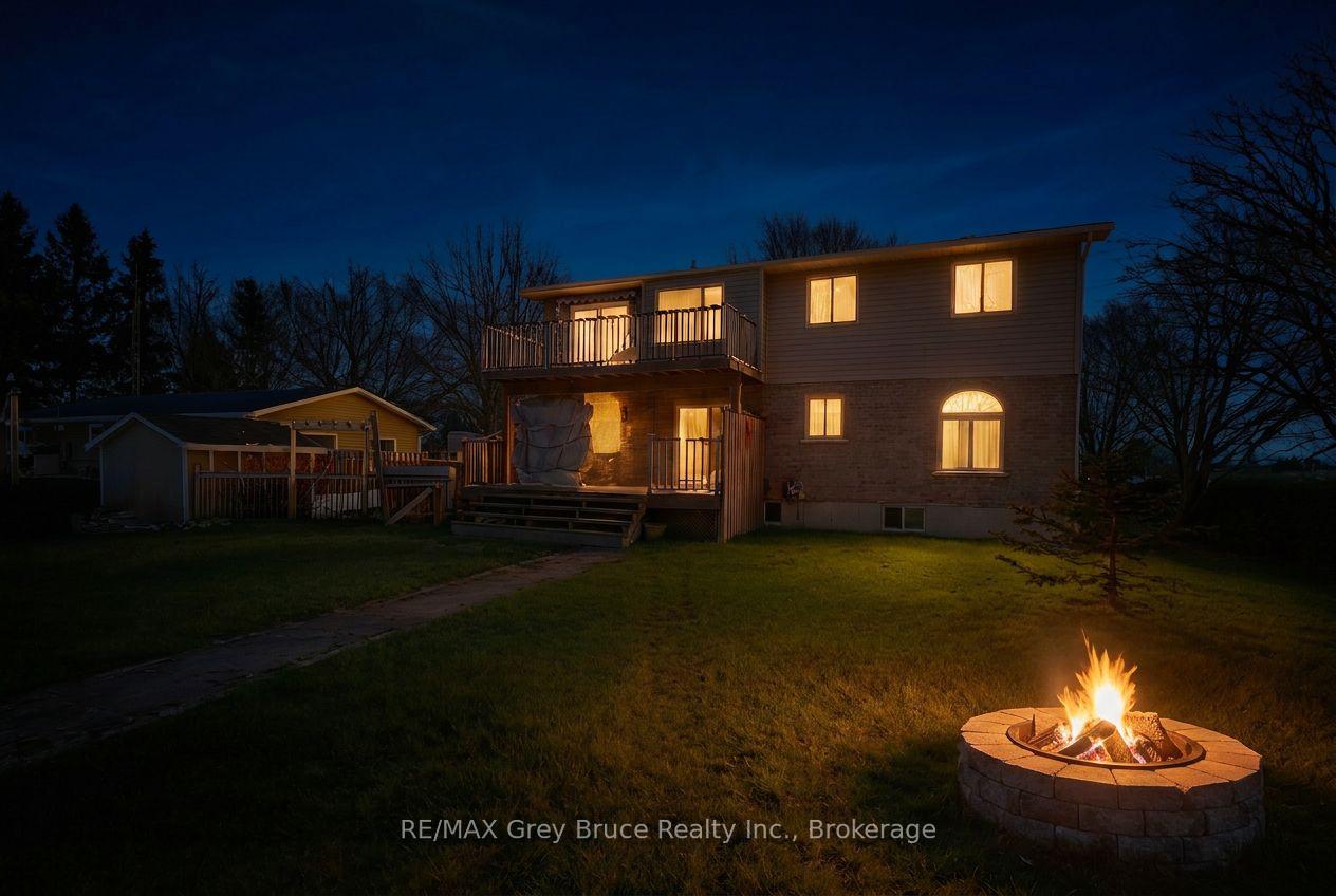 102 Mary Avenue W, Georgian Bluffs, ON N4K 5N5