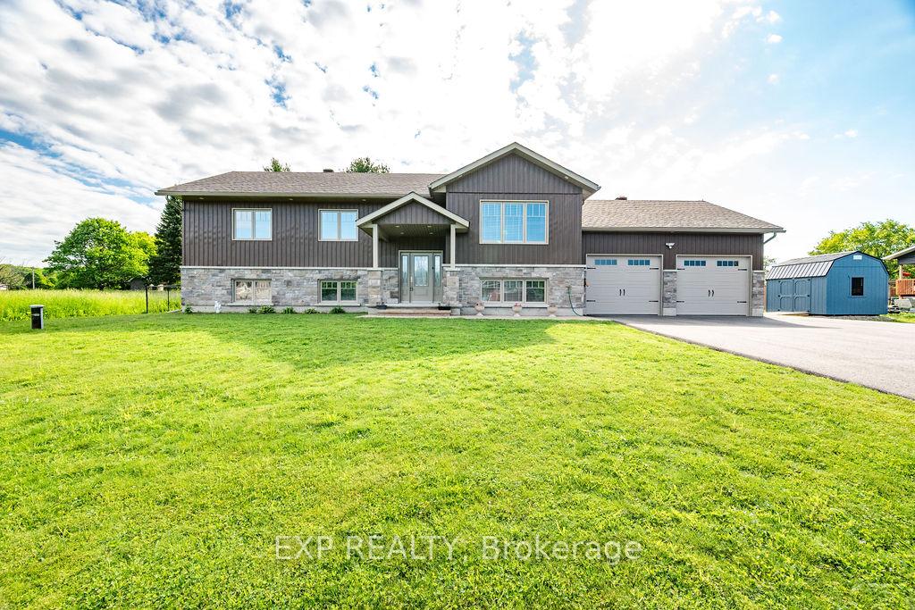 20 RIVERDALE Street, Whitewater Region, ON K0J 2L0