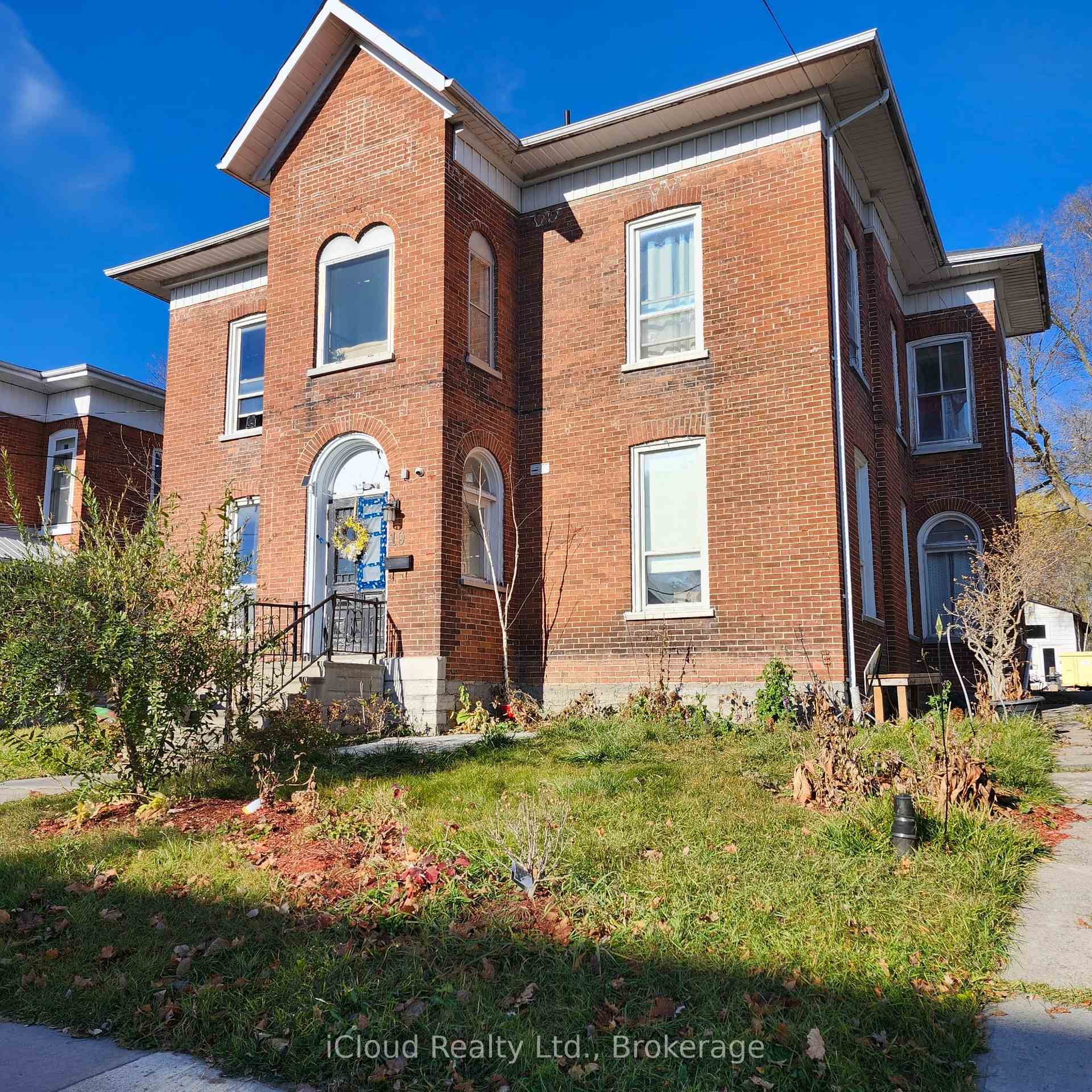 19 Bridge Street W, Greater Napanee, ON K7R 2C2