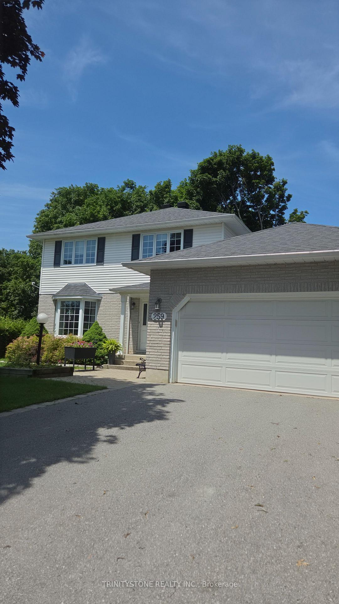 259 Lake Avenue E, Carleton Place, ON K7C 1J4
