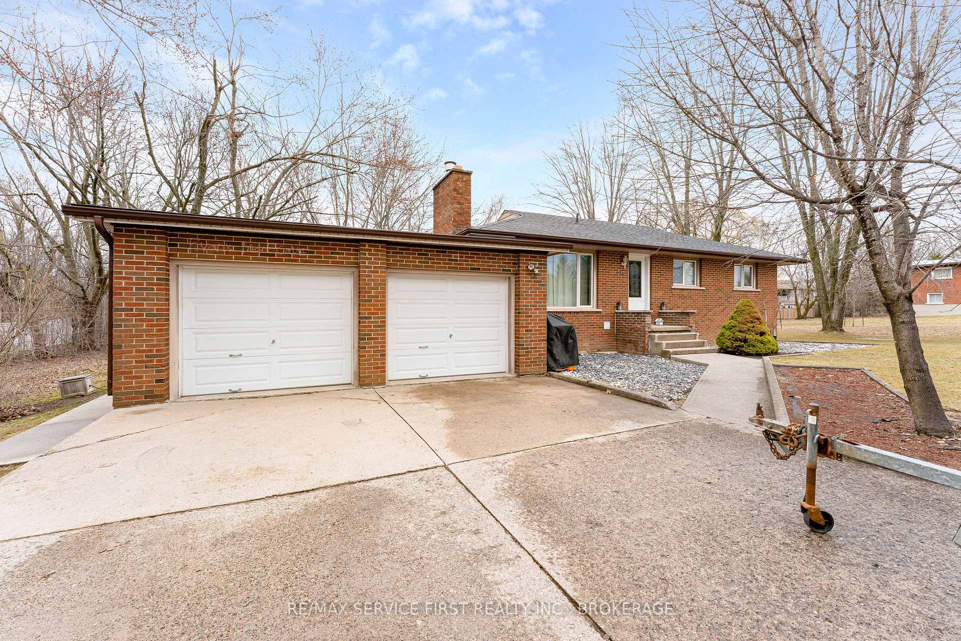 34 Dalgleish Avenue, Kingston, ON K7L 5H6