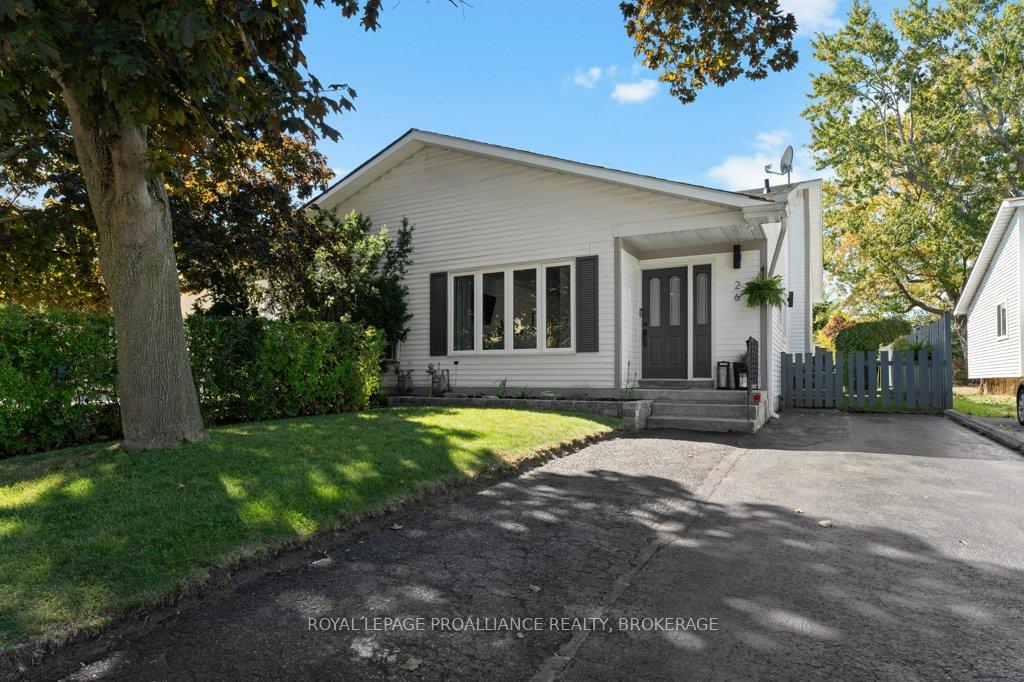 26 Woodstone Crescent, Kingston, ON K7M 6K9