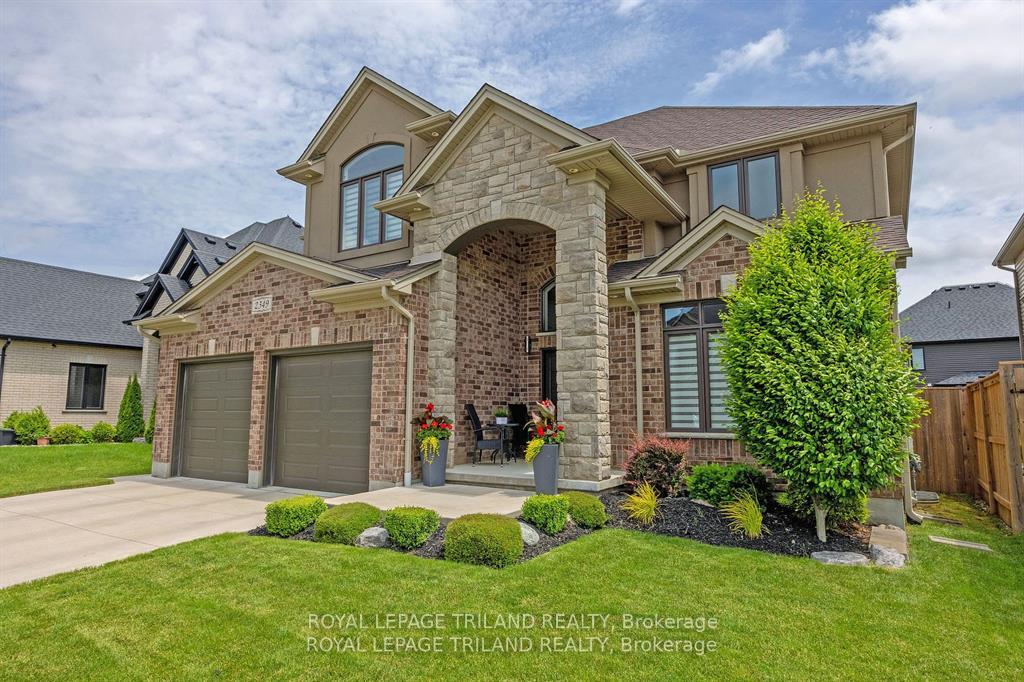 2349 Dauncey Crescent, London North, ON N5X 0M2