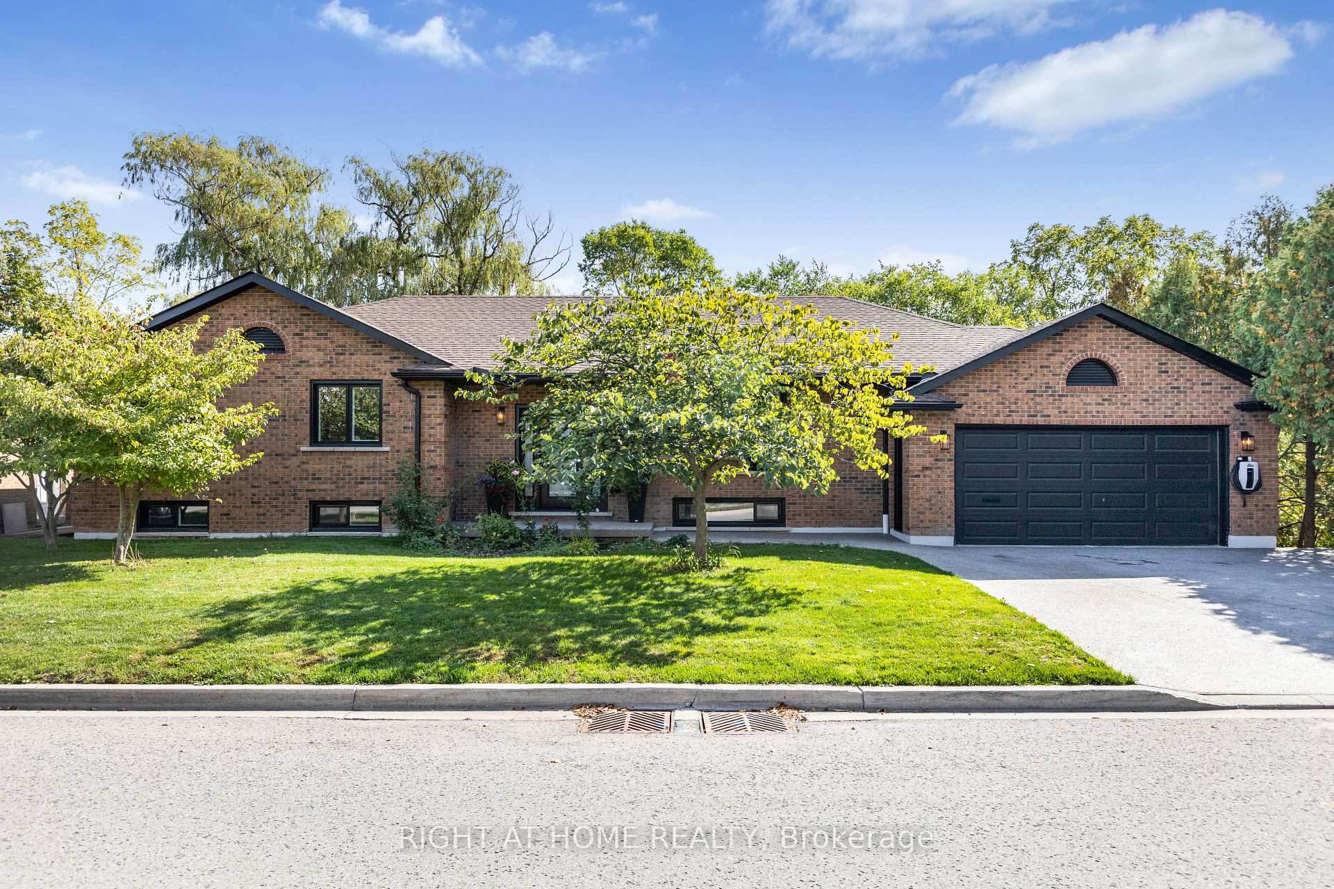 23 Riverview Boulevard, St. Catharines, ON L2T 3L5