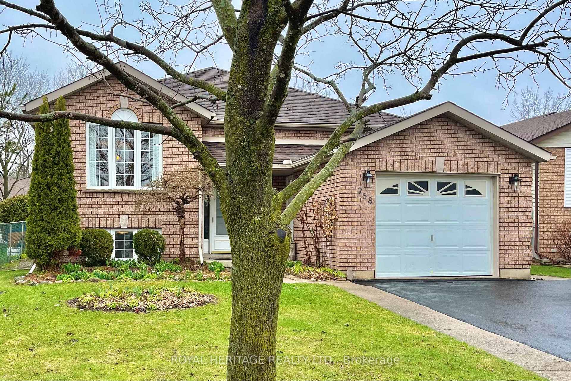 258 Franmor Drive, Peterborough, ON K9H 7M3
