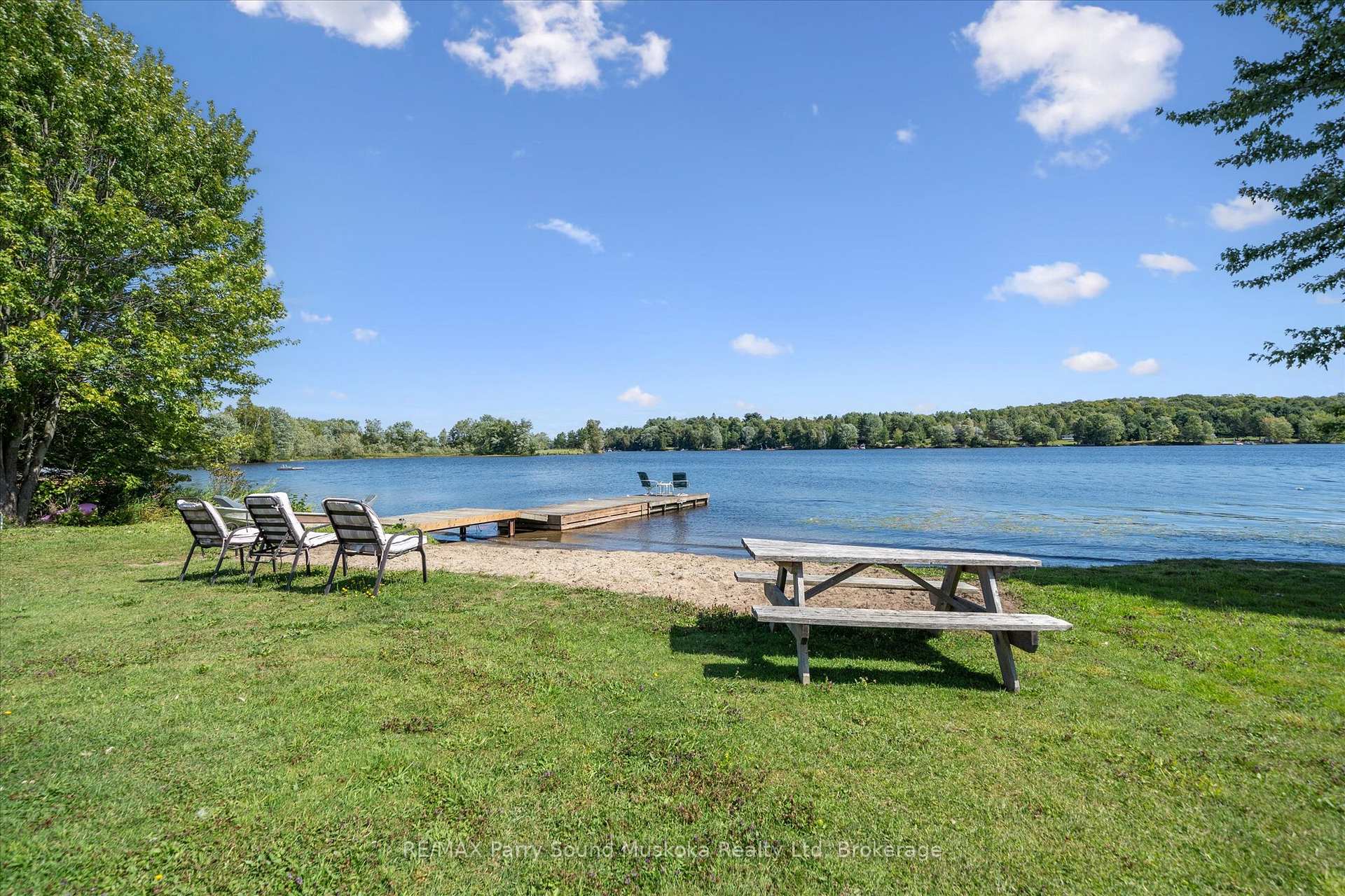 39 Hardies Road, McKellar, ON P2A 0B5