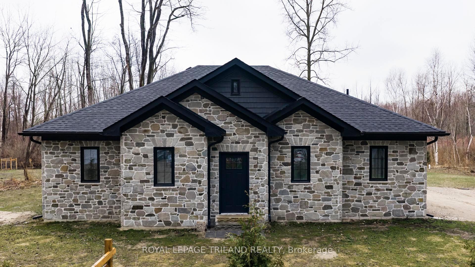 6043 FRANKS Road, Lambton Shores, ON N0M 1J0