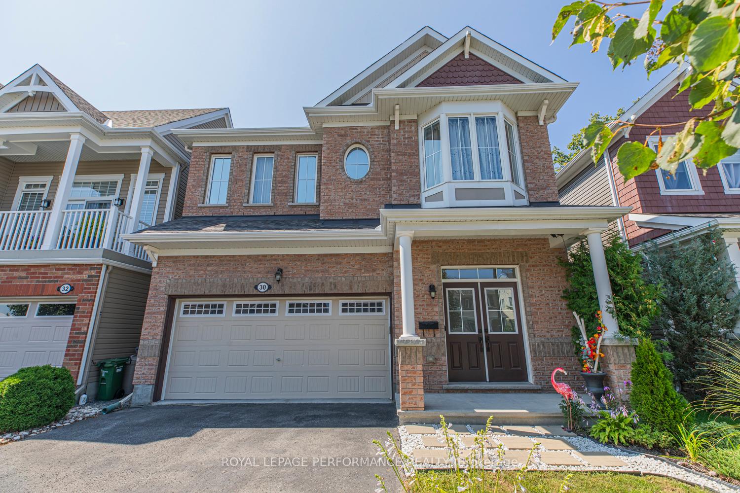 30 Summitview Drive, Kanata, ON K2M 2V9