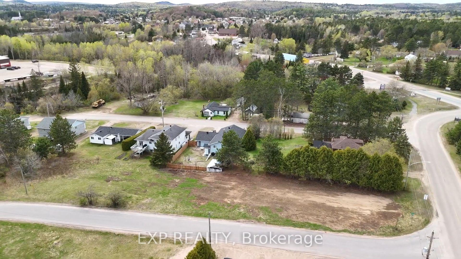 8 Walker Street, Madawaska Valley, ON K0J 1B0
