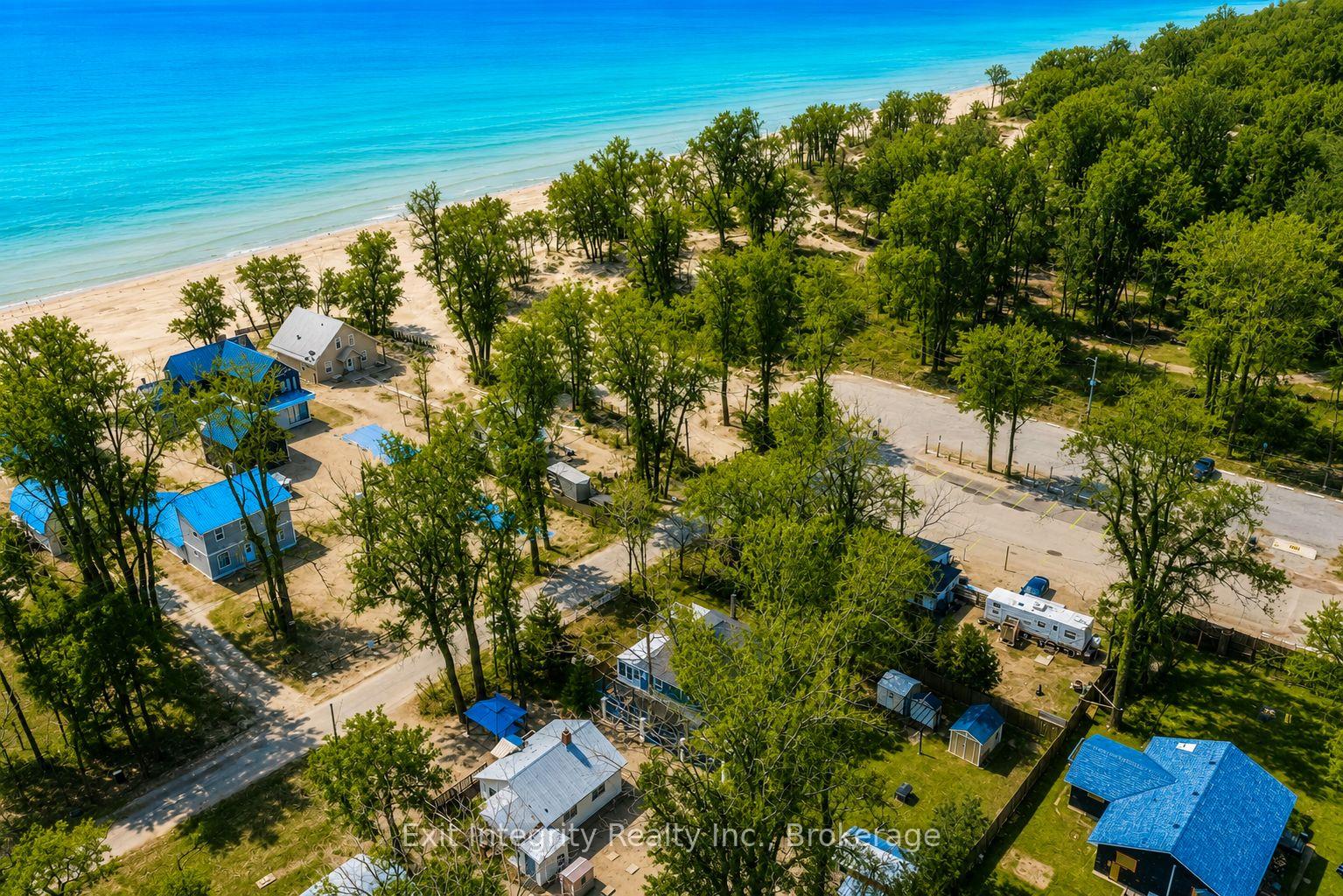 2 Beach Avenue, Norfolk, ON N0E 1M0
