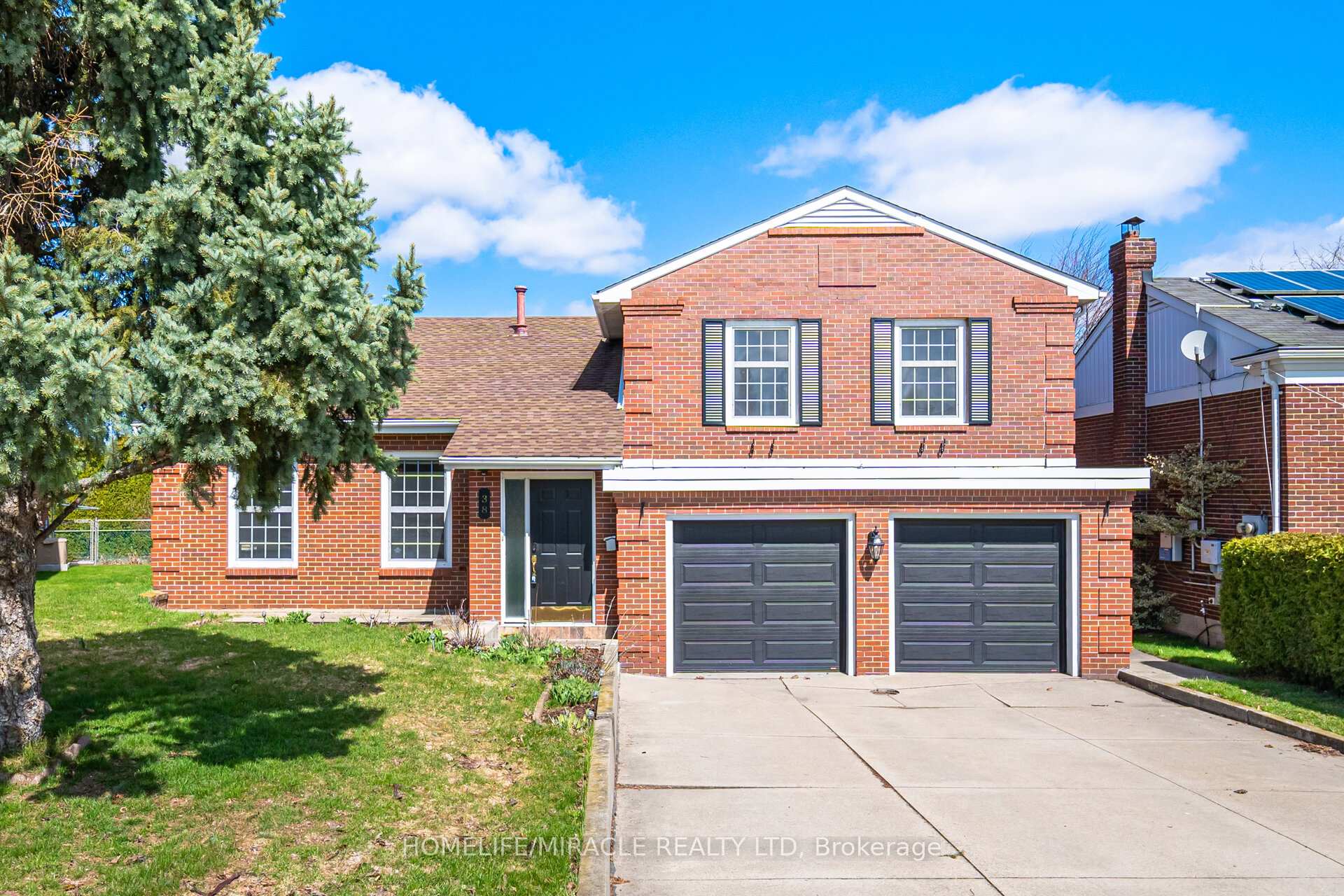 38 Leclaire Street, Hamilton, ON L9C 5X3