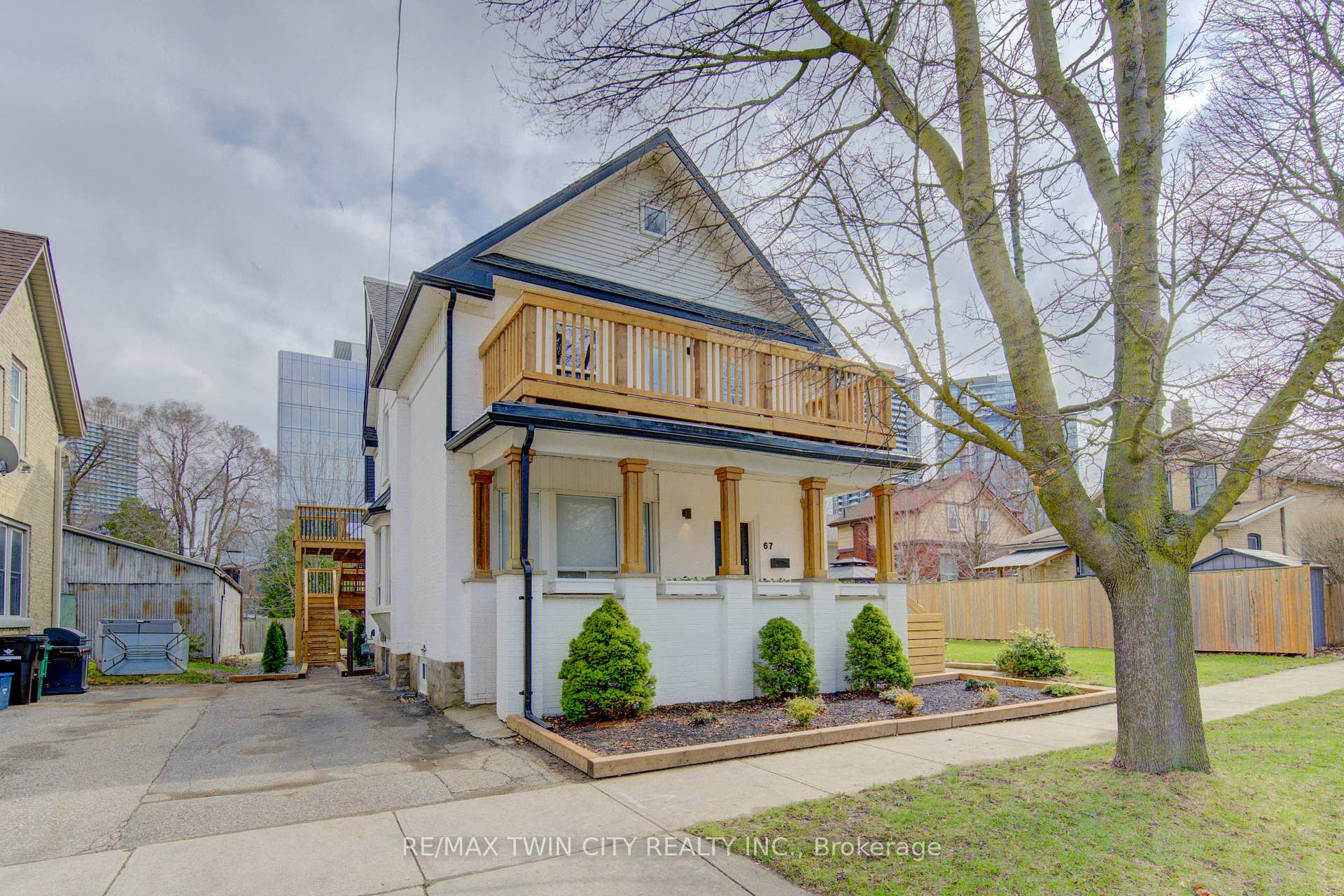 67 Louisa Street W, Kitchener, ON N2H 5L9