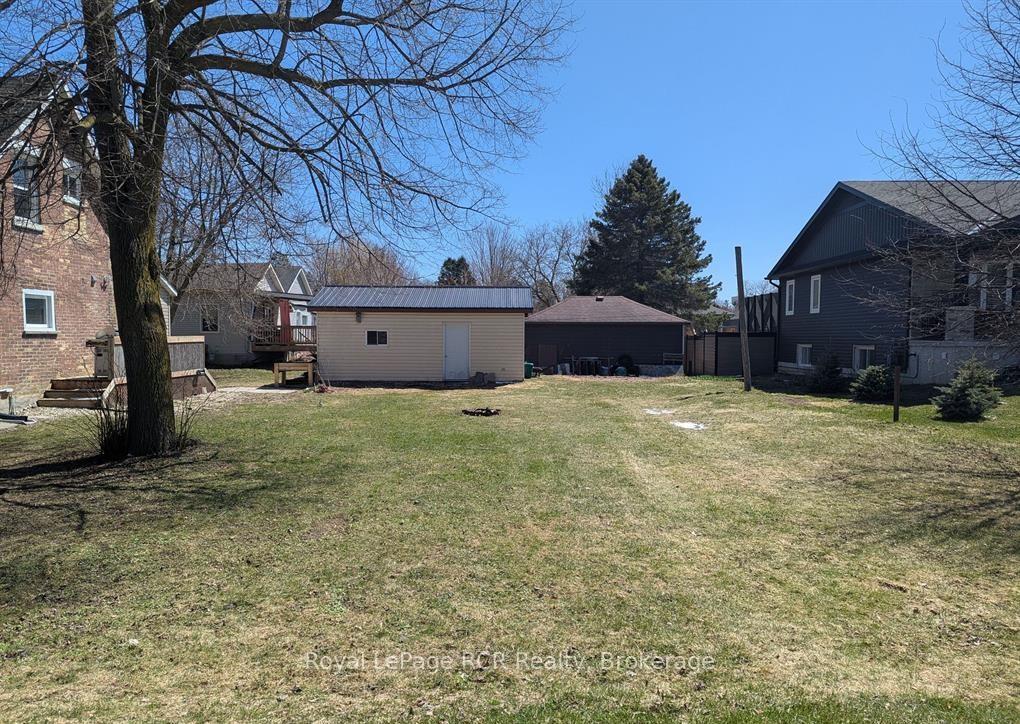 63 William Street W, Minto, ON N0G 1Z0