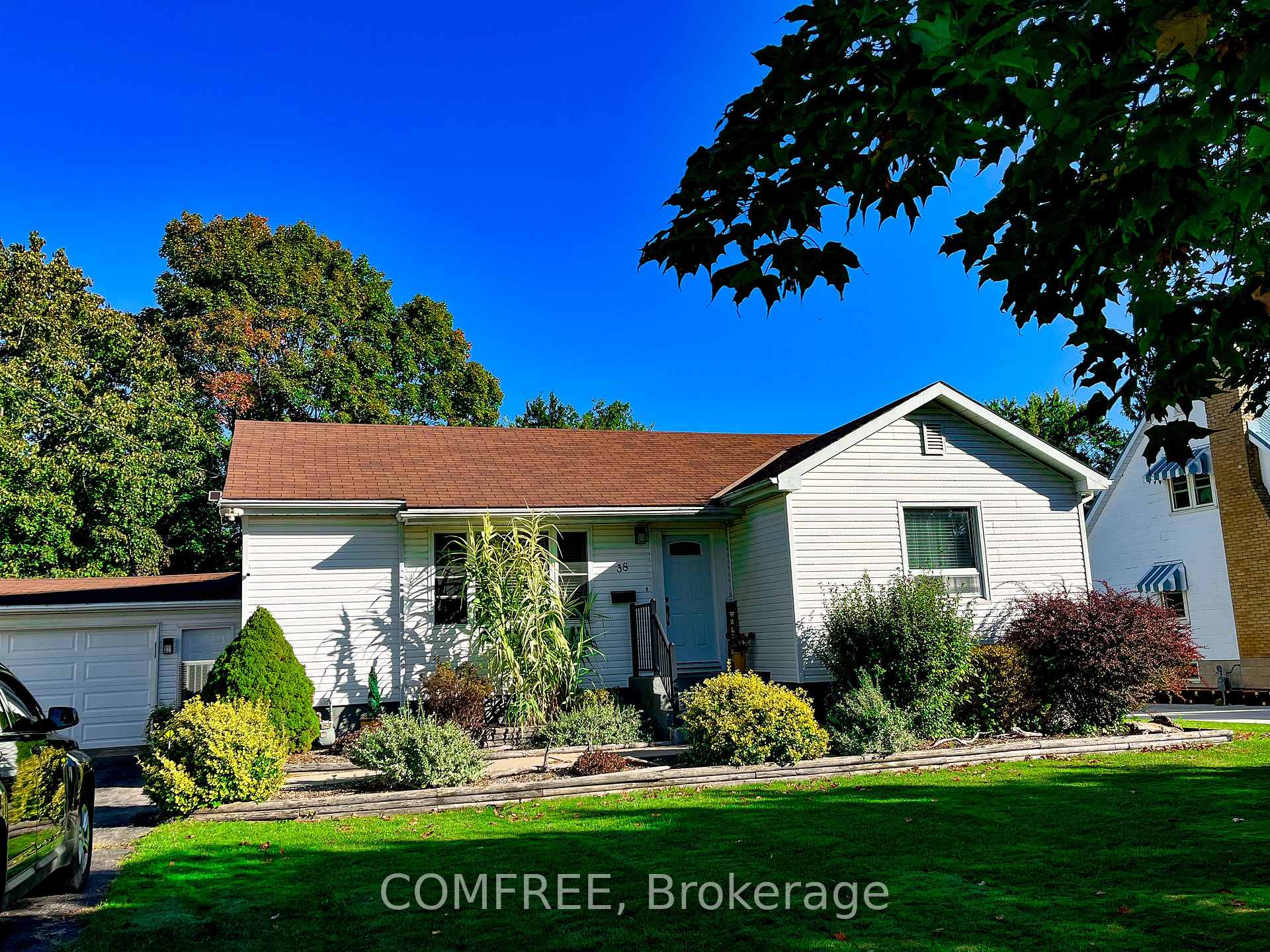 38 South Edgeware Road, St. Thomas, ON N5P 2H4