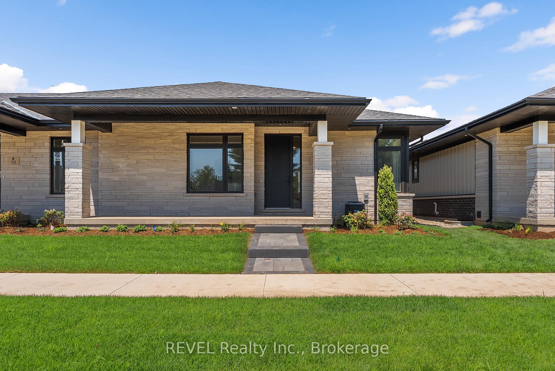 8 Accursi Crescent, Pelham, ON L0S 1E2