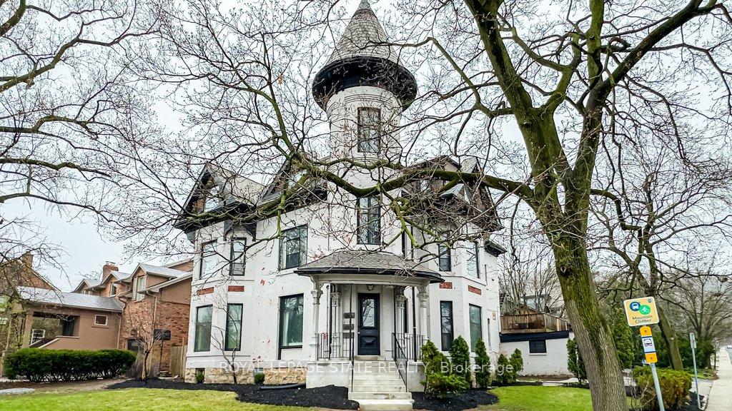 347 Queen Street S, Hamilton, ON L8P 3T8