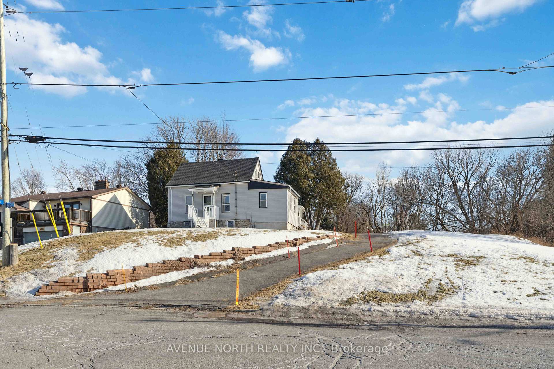 6958 Notre Dame Street, Orleans - Convent Glen and Area, ON K1C 1H7