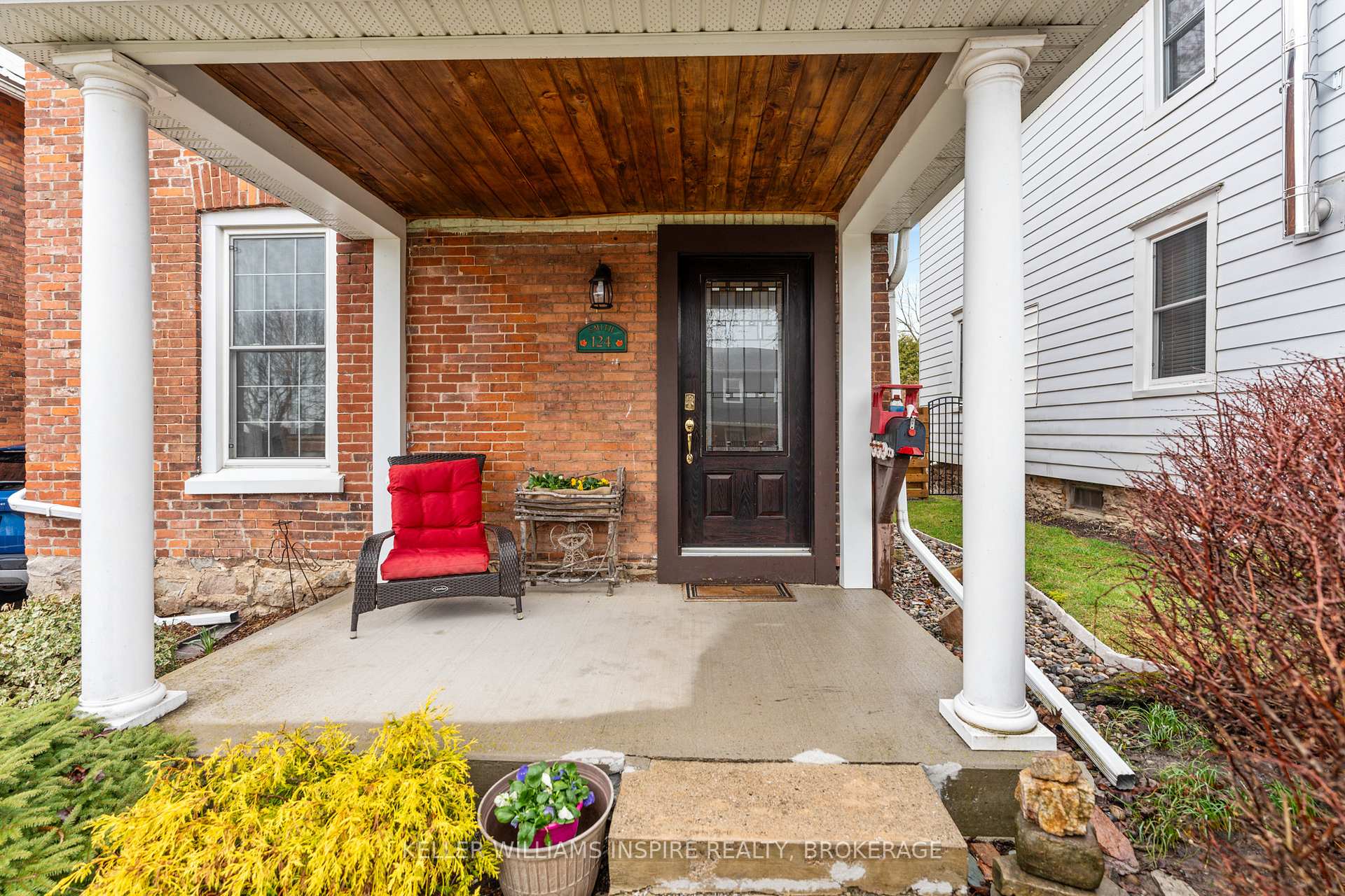 124 John Street, Gananoque, ON K7G 1A5