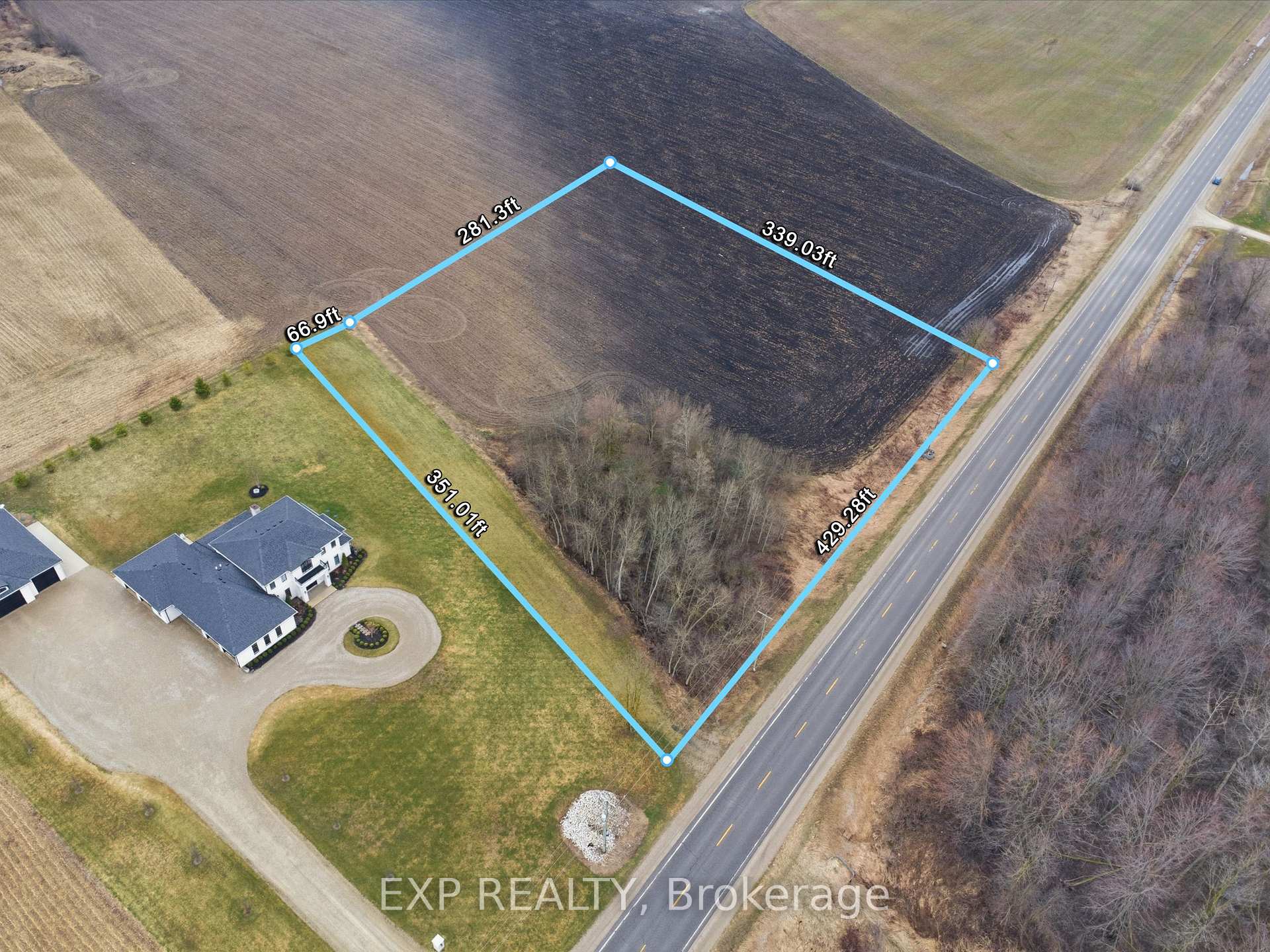9 Wellington Road, Mapleton, ON N0G 2T0