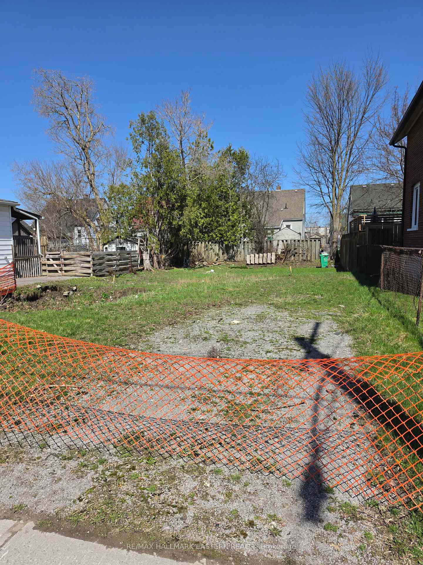 434 Edison Avenue, Peterborough, ON K9J 4G3