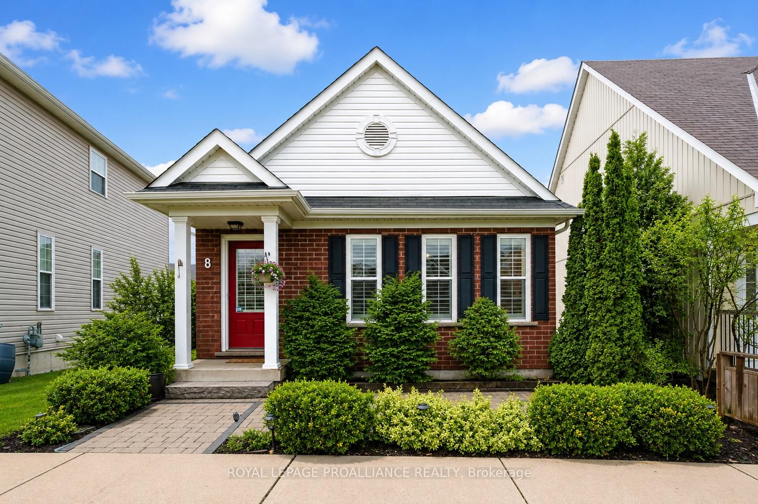 8 Bigwood Crescent, Port Hope, ON L1A 0C8