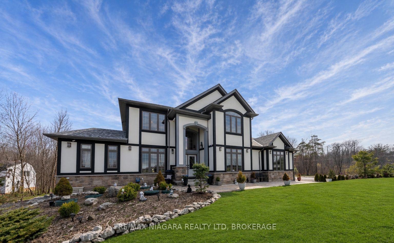 1040 Oakhill Boulevard, Fort Erie, ON L2A 1N9