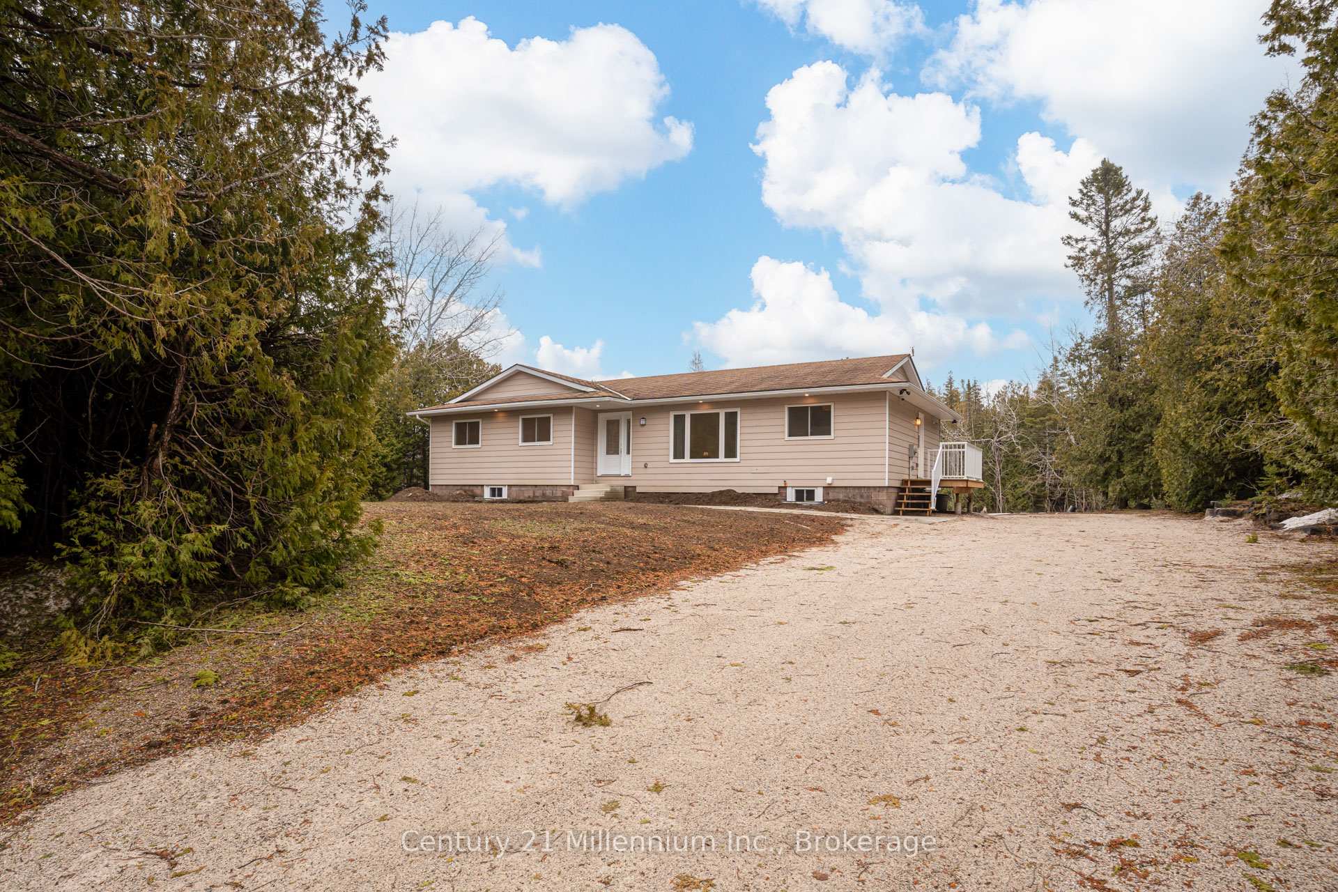 12 Nicholas Street, Northern Bruce Peninsula, ON N0H 2R0