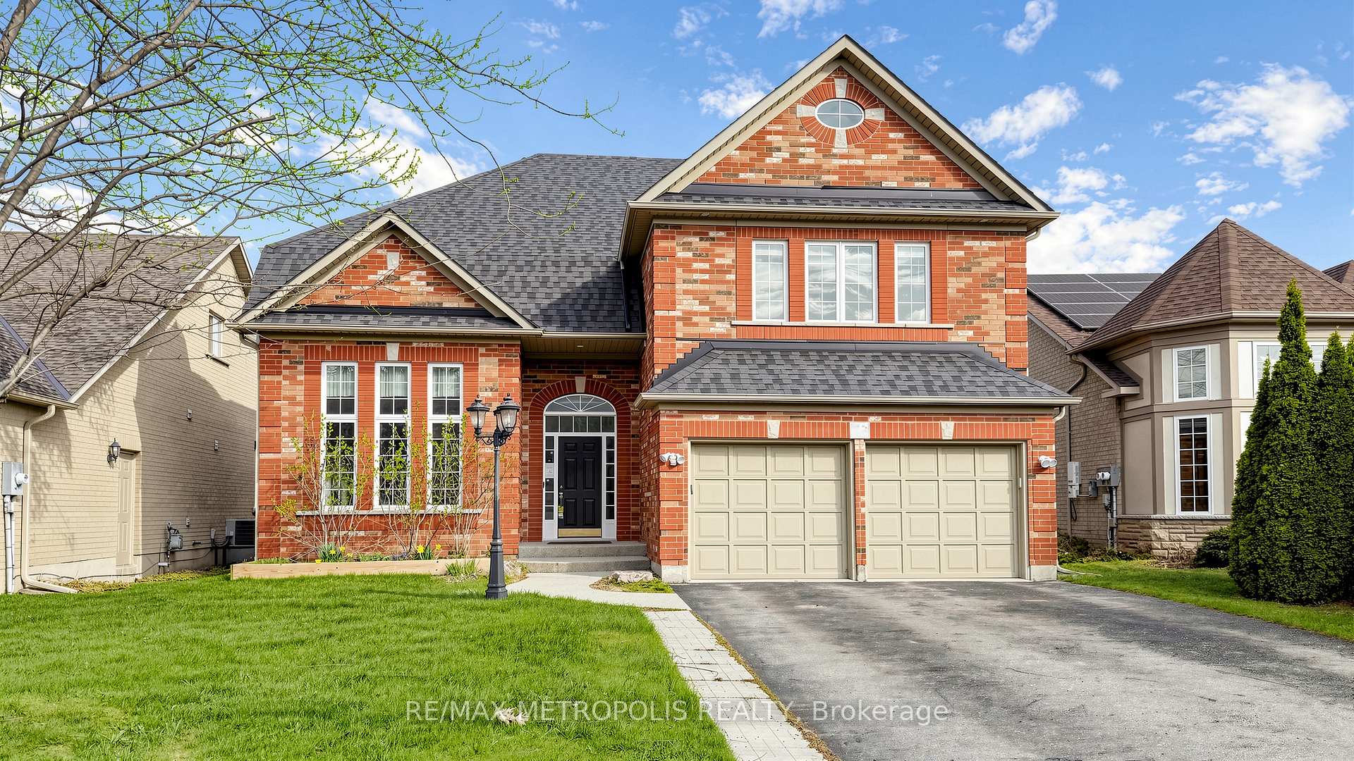 183 Valmont Court, Hamilton, ON L9G 5A1