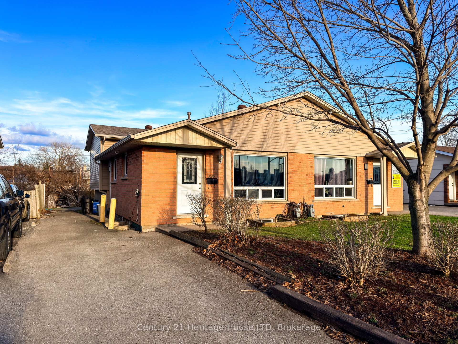 542 First Avenue N, Welland, ON L3C 1Z3